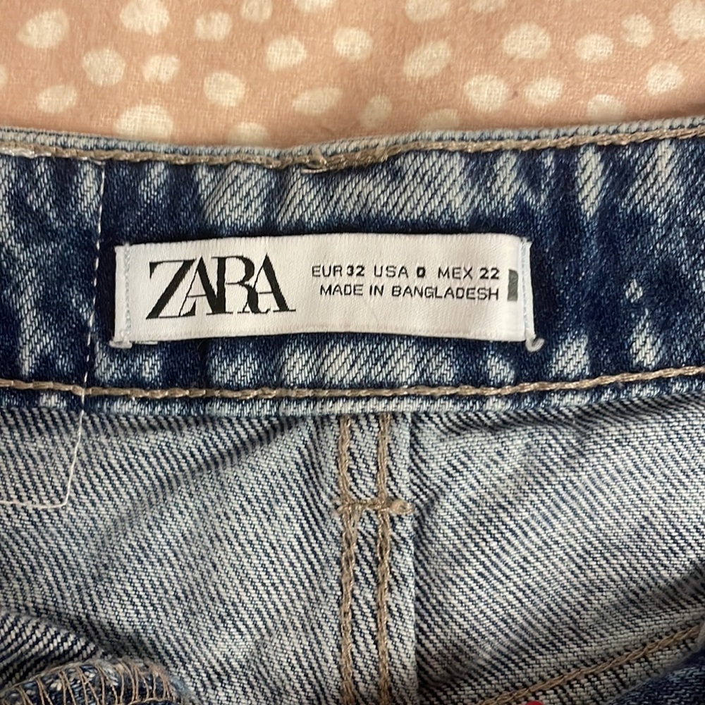 Zara high waisted denim shorts - Picture 3 of 4